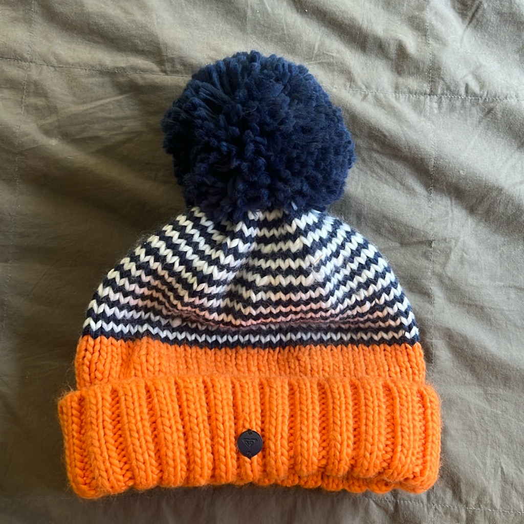 Roxy Pompom Hat
